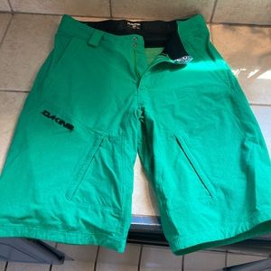 Dakine Teal MTB mountain biking shorts Size 34
